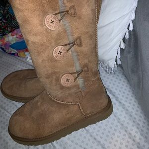 ugh boots!! with buttons